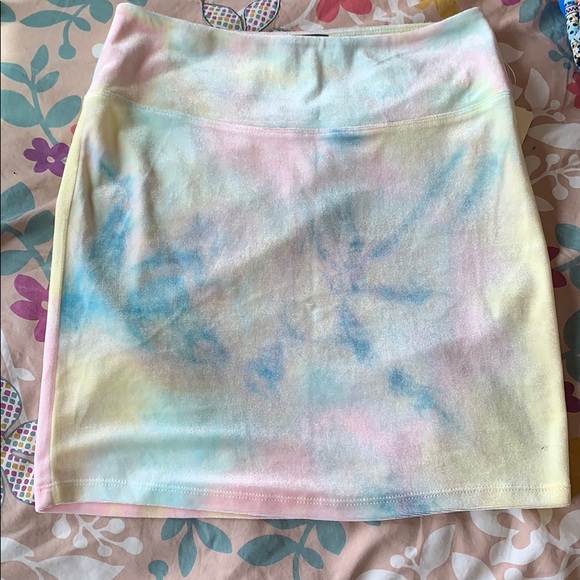 Forever 21 Pastel Tie Dye Festival Outfit - Picture 4 of 6